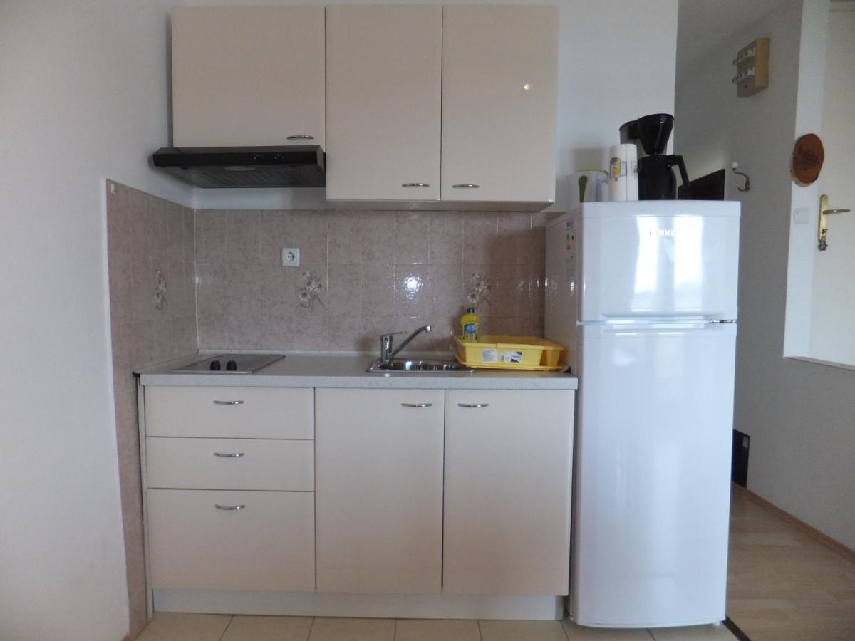 Apartments Justic Supetarska Draga Ngoại thất bức ảnh