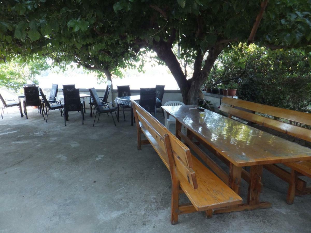 Apartments Justic Supetarska Draga Ngoại thất bức ảnh